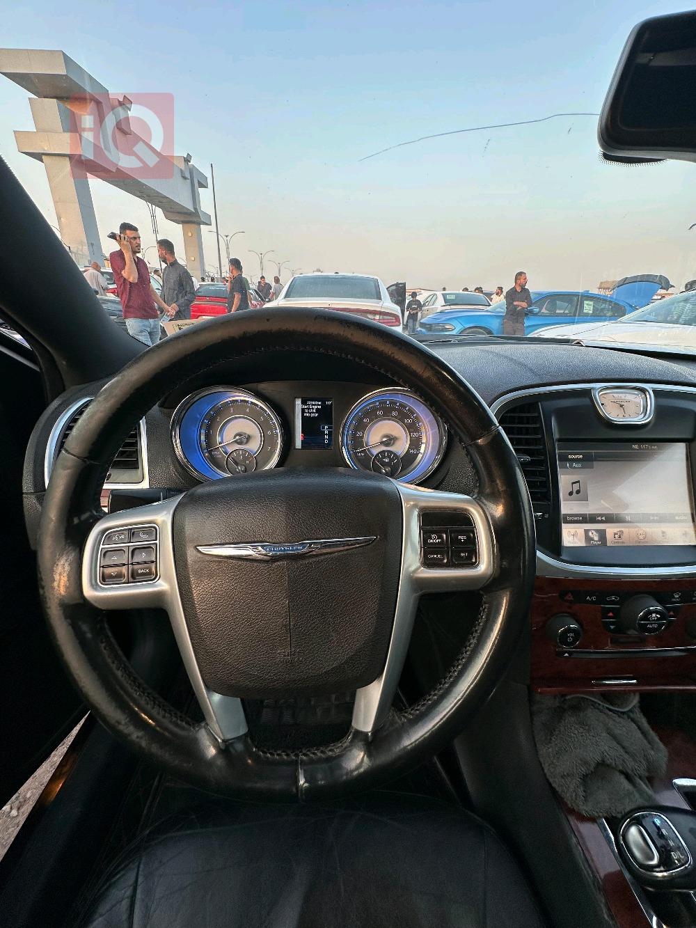 کرایسلەر 300